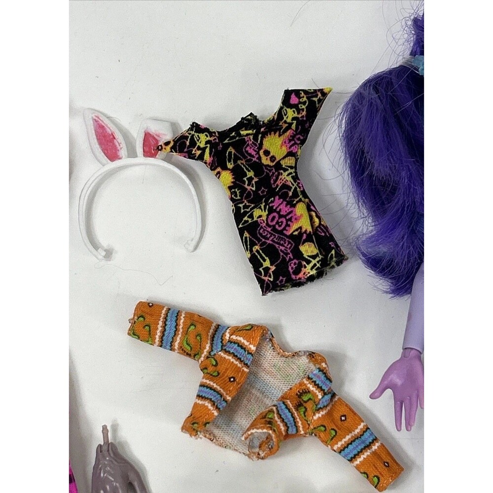 Monster High Doll Lot Twyla Marisol Coxi Hand Venus Flytrap Draculaura Clothes - Picture 2 of 7